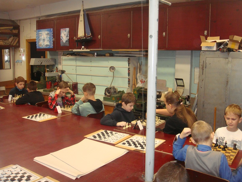Первенство школы по русским шашкам среди начальных классов.